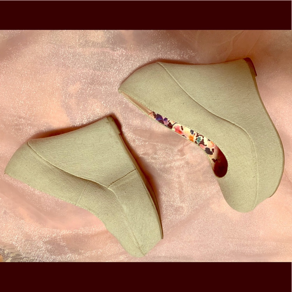 Madden Girl Wedges